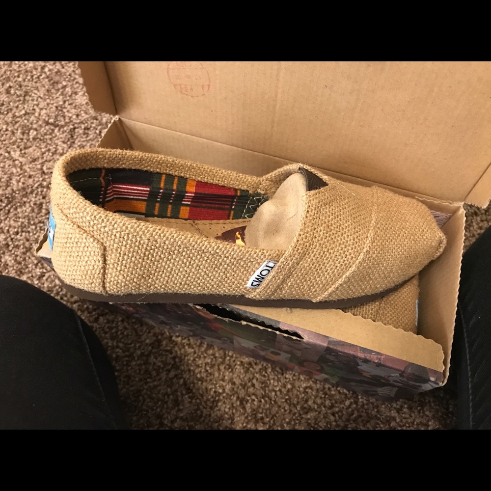 Toms
